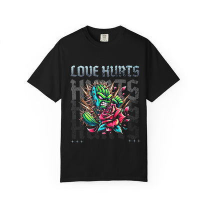 T-Shirt Love Hurts Unisex Garment-Dyed